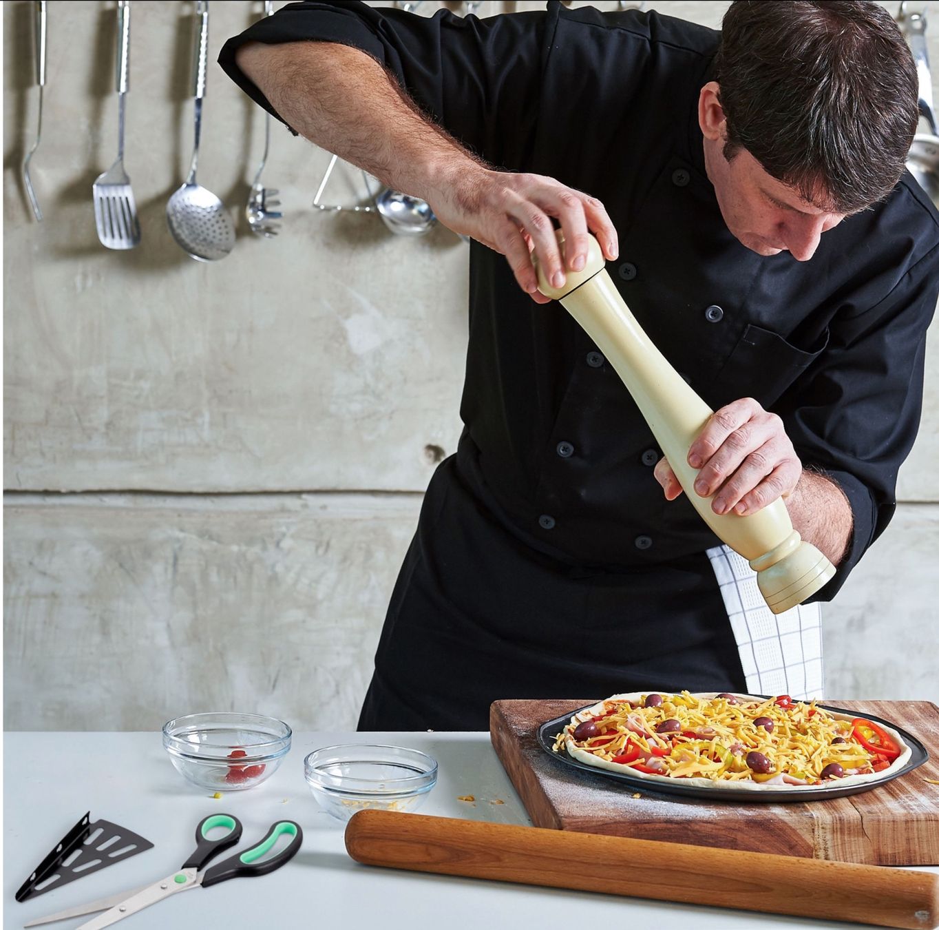 Elettrodomestici da cucina: Pizzaschere mit Pizzaheber – Nuovo e nell'imballaggio originale da Bülach venduto da StoreInShopOutlet 4