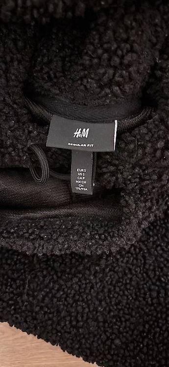 schwarzee flauschiger Hoddie unisex 3