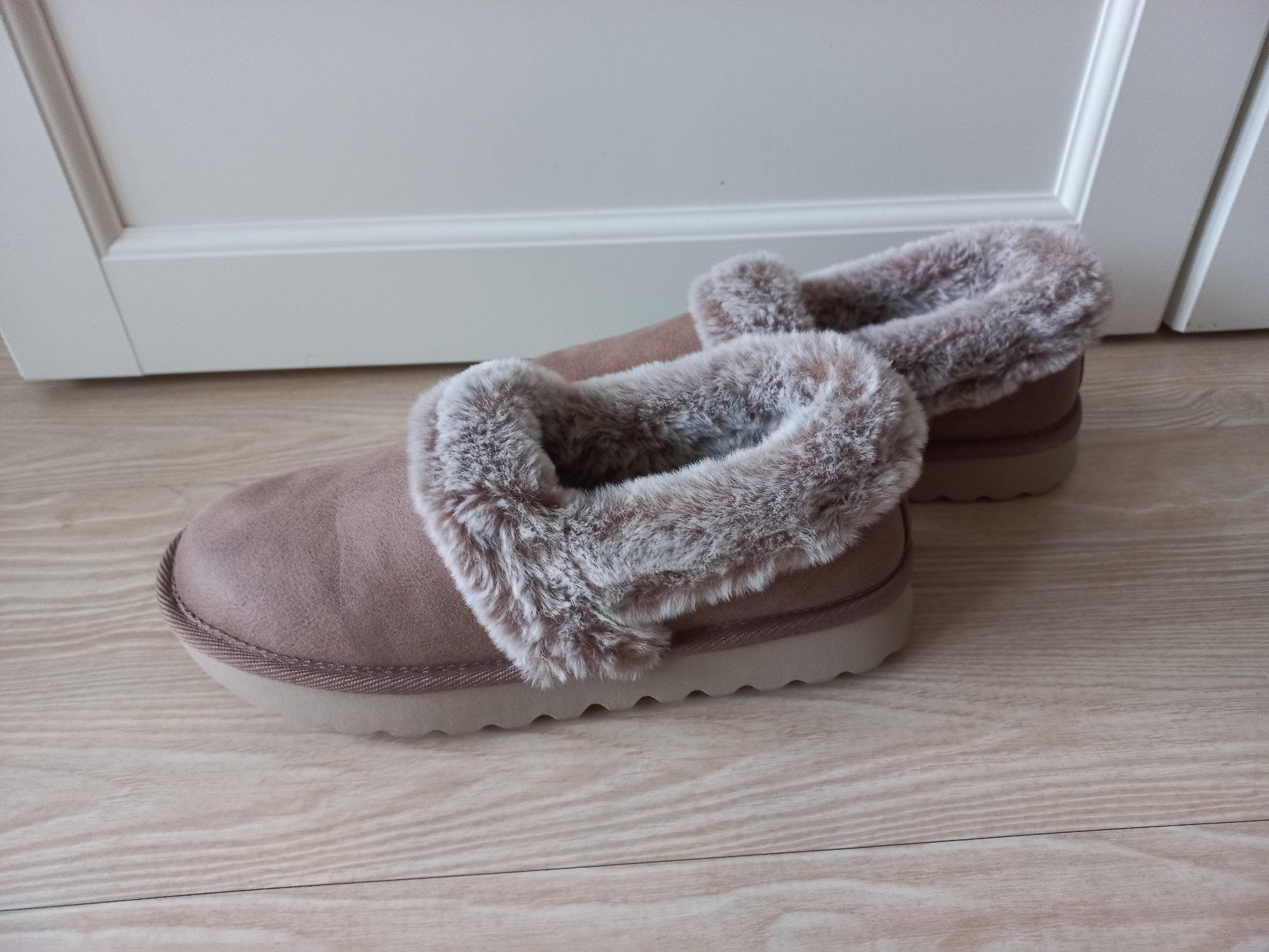 Skechers Scarpe da donna: Skechers Cozy Up – Nuovo (secondo la descrizione) da Châtelaine venduto da ing_mb6r