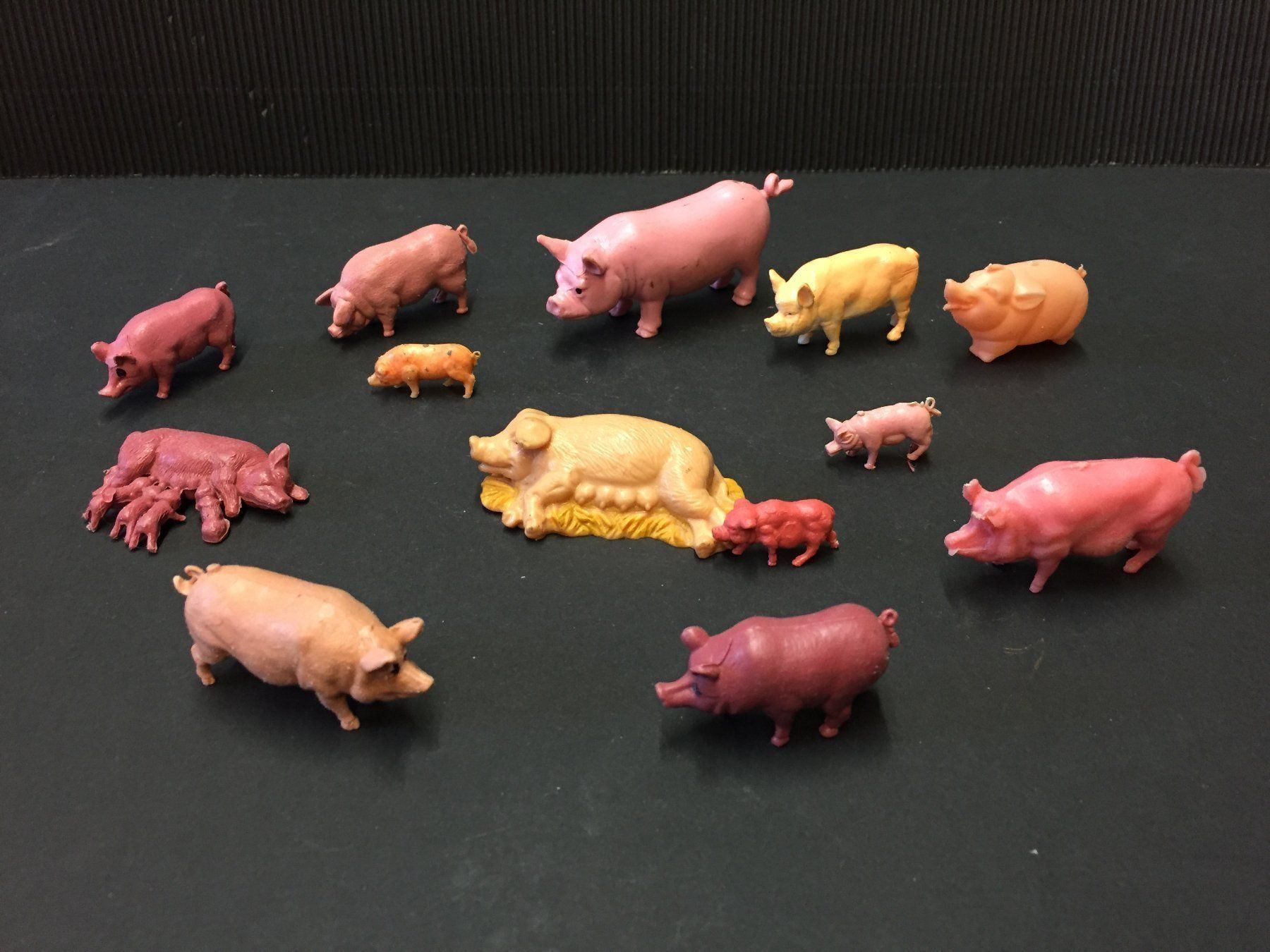 Giocattoli: 13 Schweinfiguren – Usato da Schaffhausen venduto da vintageville 1