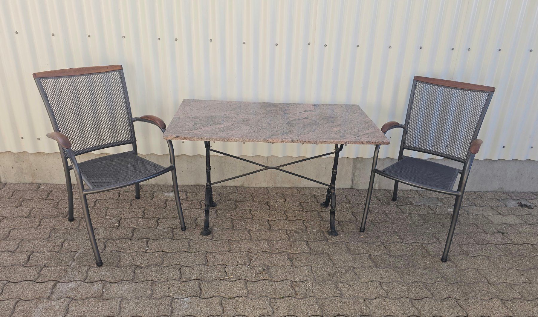 Tavoli: Granittisch mit 2 Stühlen – Usato da Etzgen venduto da juj_b678 3