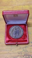 Alte religiöse Medaille in Schatulle - (L4)