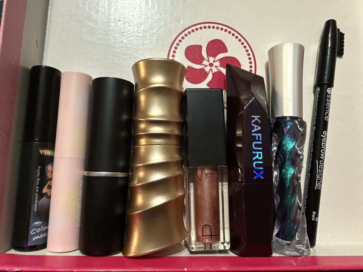 Make-up: Set make up 8p  – Nuovo (secondo la descrizione) da Lausanne venduto da Tounitz