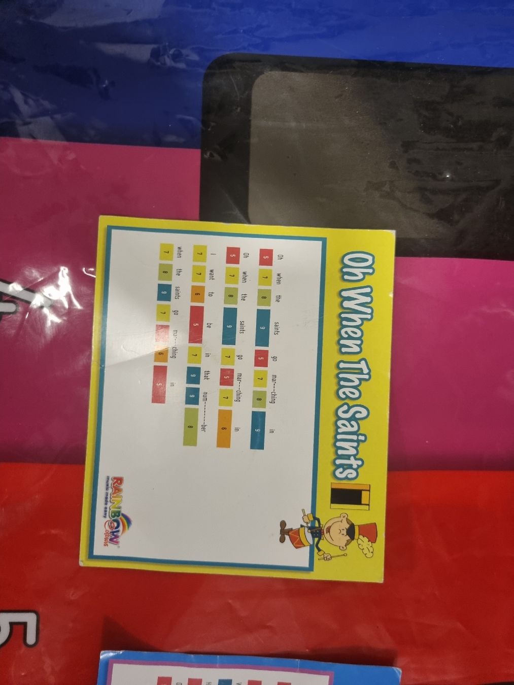 Giocattoli: Piano Spielmatte Regenbogenfarben inkl. Lieder-Karten – Usato da Meisterschwanden venduto da fibe84 2