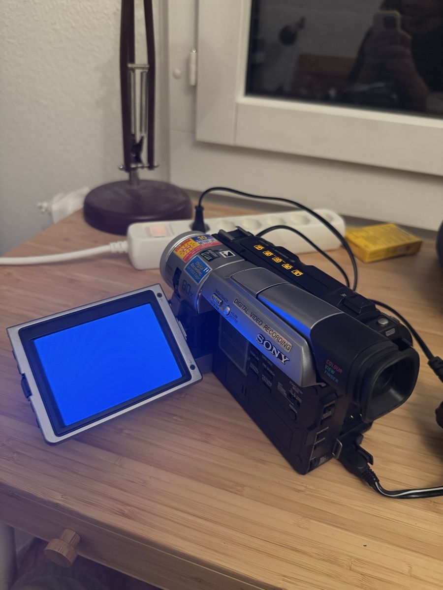 Sony Videocamere: Sony Digital8 Camcorder DCR-TRV410E – Usato da Zürich venduto da SalernoElia 1