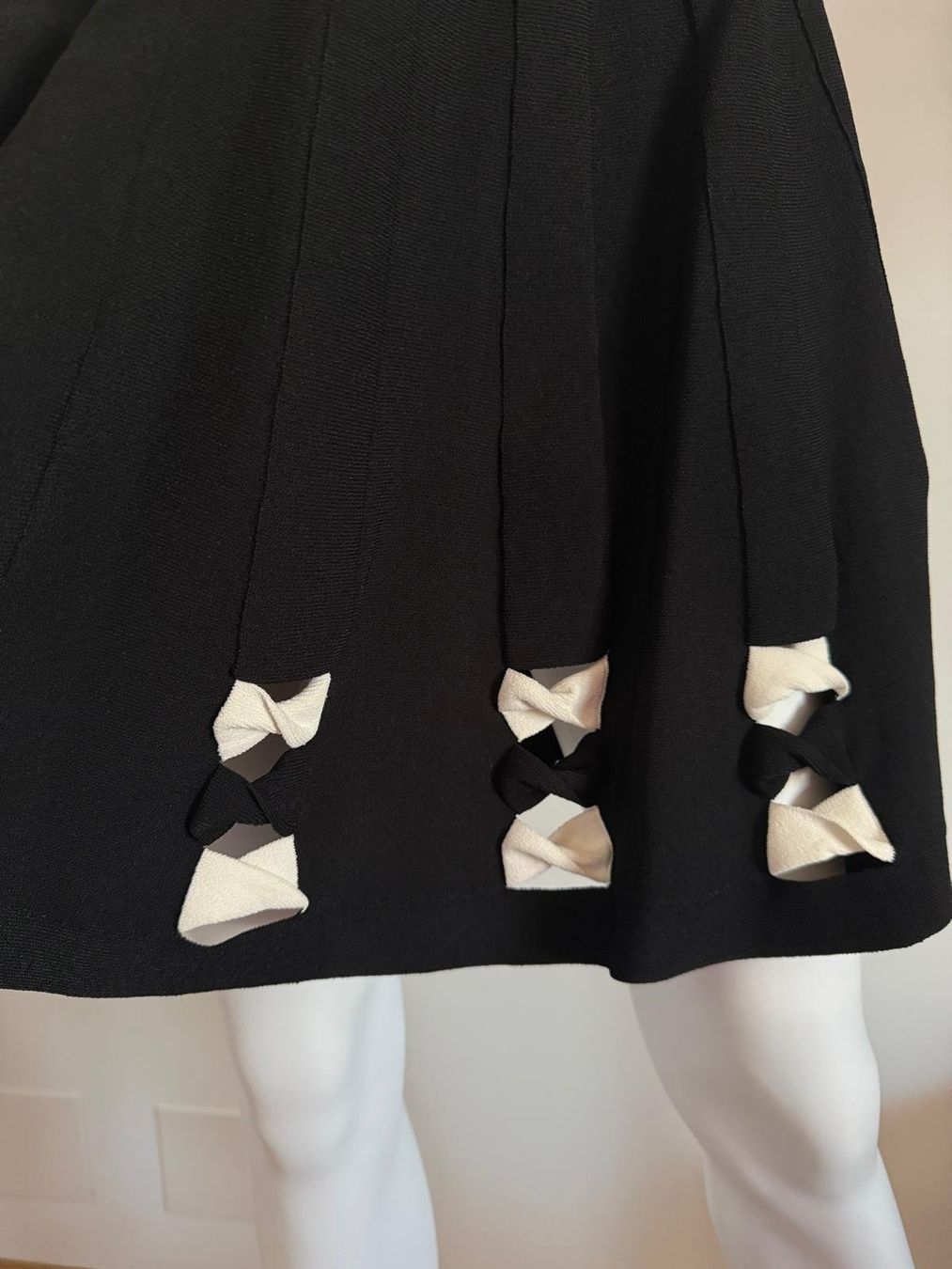 Alexander Mcqueen Gonne: Alexander McQueen, Strickrock, neuwertig, Gr. S – Nuovo (secondo la descrizione) da Oberarth venduto da SSS. 4