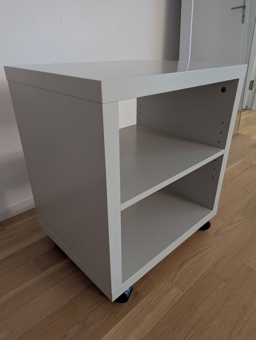 Eléments de bureau: Beistelltisch auf Rollen, MDF – D'occasion à Zürich par ver_zgf7 2