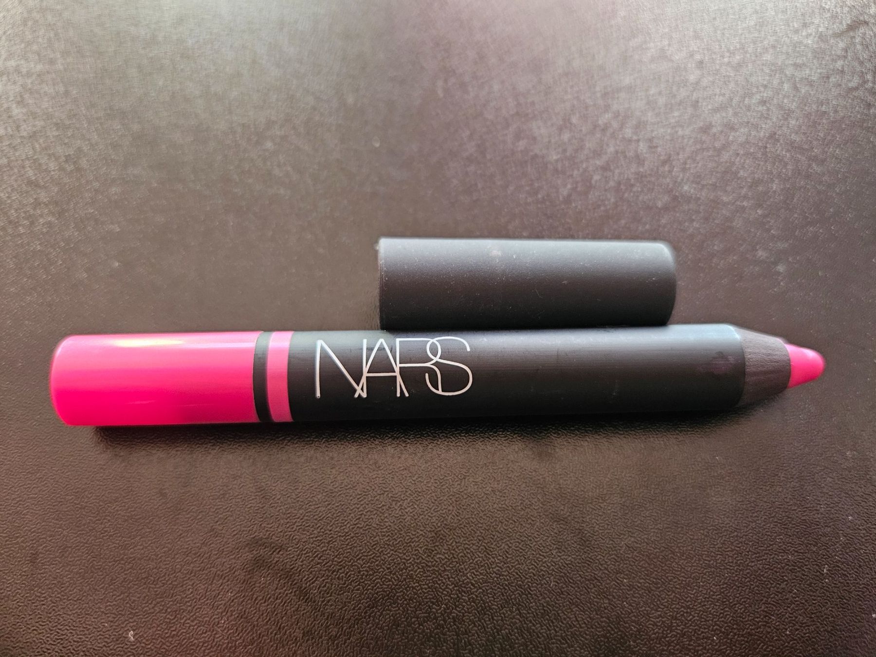 Nars Make-up: NARS Lippenstift-Stift, Farbton Yu, neu! – Nuovo (secondo la descrizione) da Zürich venduto da SkullLady88 1