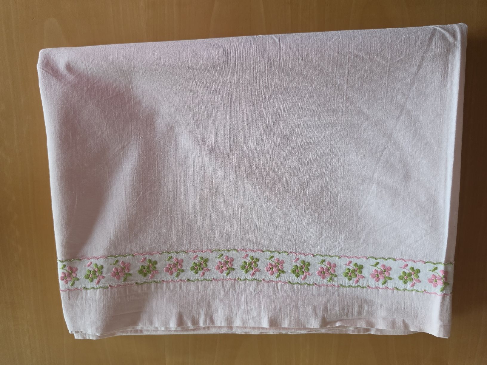 Bettwäsche: Zwei oberleintuch rosa mit Blumenbordüre – Gebraucht aus Uetendorf von .Eidgenosse. 2
