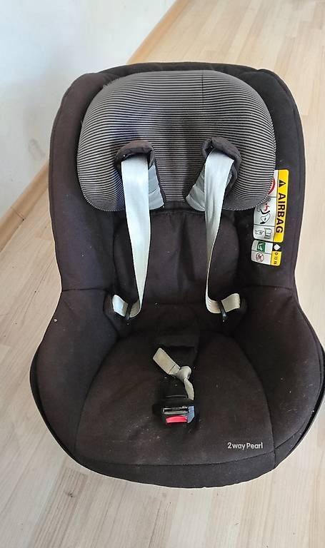 Seggiolini per auto: Maxi-Cosi 2wayPearl Kindersitz mit 2wayFix ISOFIX-Basis – Usato da Krauchthal venduto da choklay 2