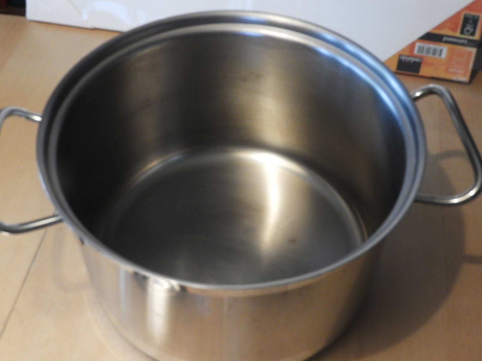 Pentole: GASTRO 6 lt,  DECKEL NEUWERTIG, 28.5 CM  DURCHMESSER – Nuovo (secondo la descrizione) da Ettingen venduto da troll-mutter 4