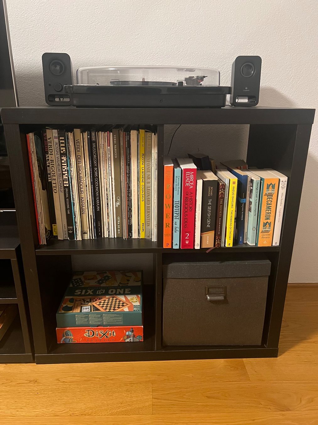 Scaffali: IKEA KALLAX Regal, schwarzbraun, 77x77 cm – Usato da Adliswil venduto da tob_v6kn 3