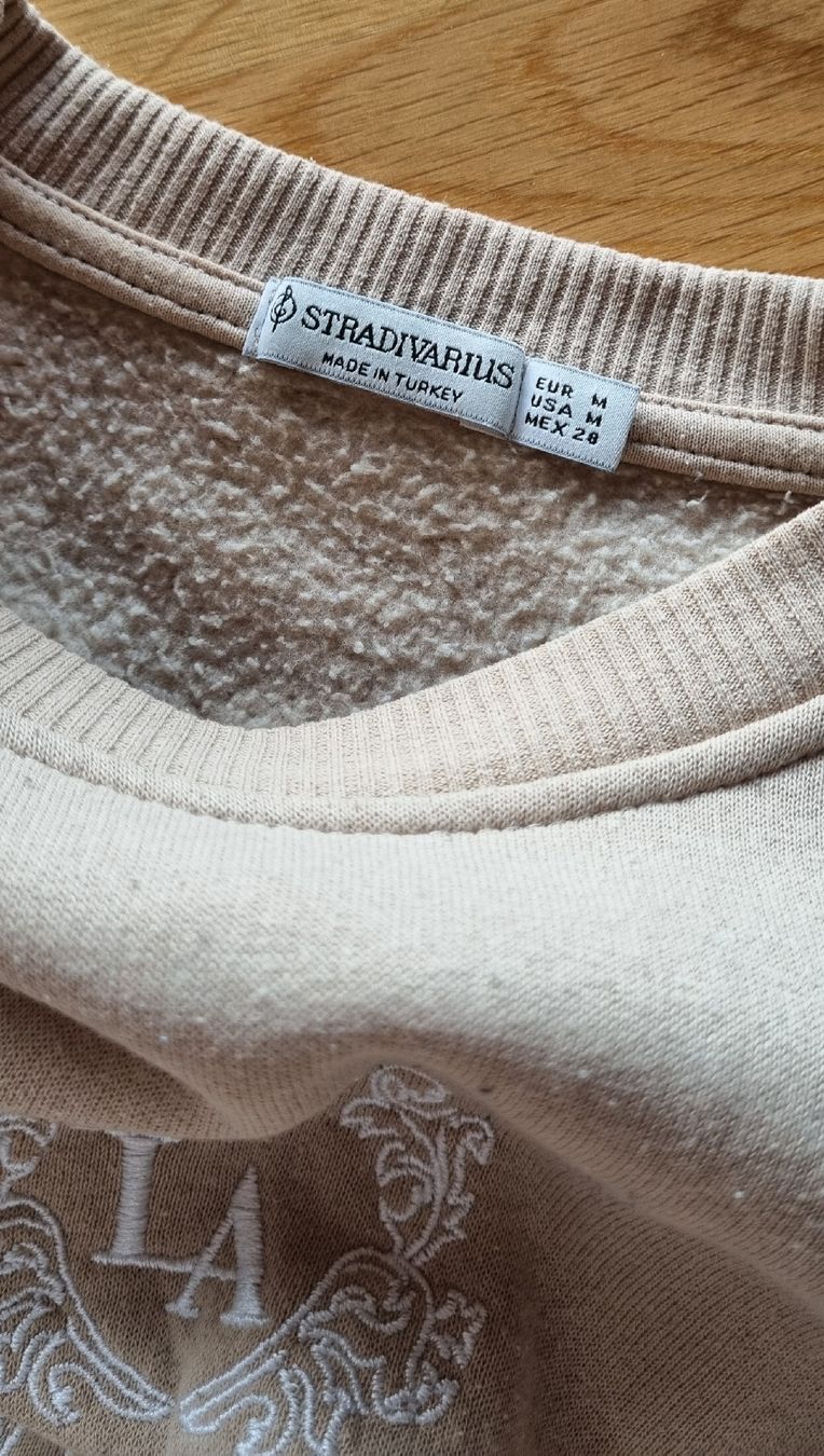 Stradivarius Maglioni & Felpe: Stradivarius Damen Pullover mit Schriftzug, beige, Grösse M – Usato da Düdingen venduto da 20m_f8bn 4