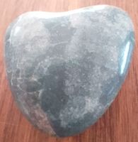 Stein Herz Dekoration Glücksstein einzigartig 4 x 4 x 1,3 cm
