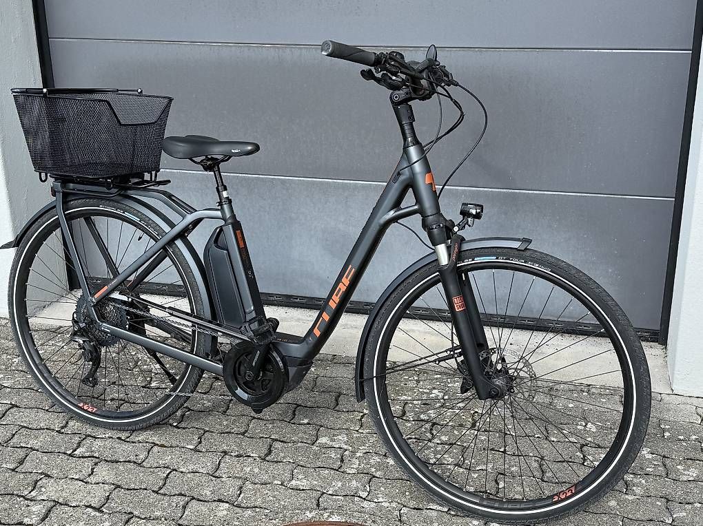 Cube Vélos: Gepflegtes Damen-e-TrekkingBike CUBE – D'occasion à Bettwiesen par rene-jost 1
