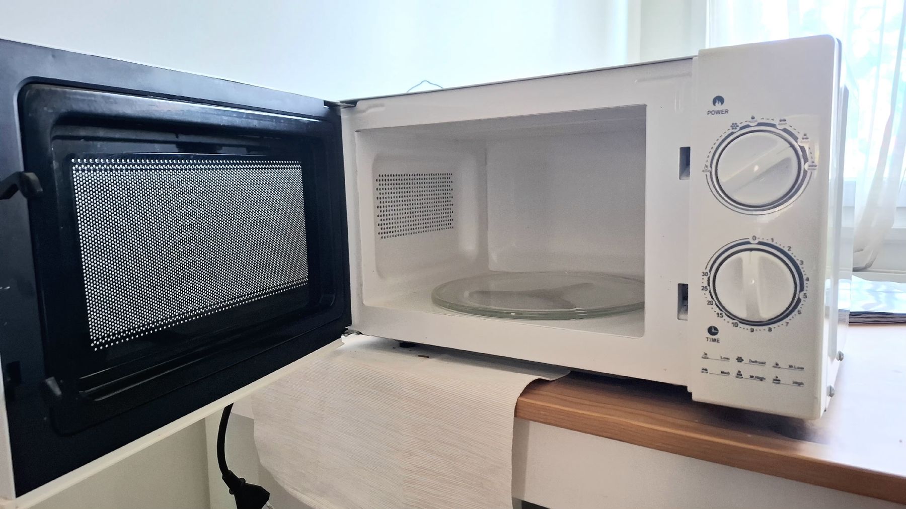 Forni: Micro-ondes FAR 700w – Usato da Troinex venduto da adelineac 1