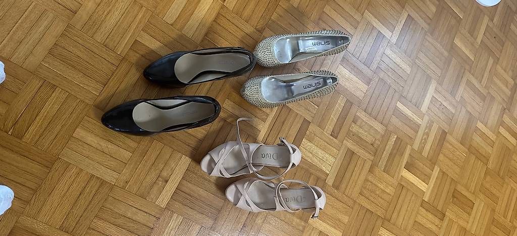 Damenschuhe: Elegante Pumps zu verkaufen – Gebraucht aus Münchenstein von mta_2wyb