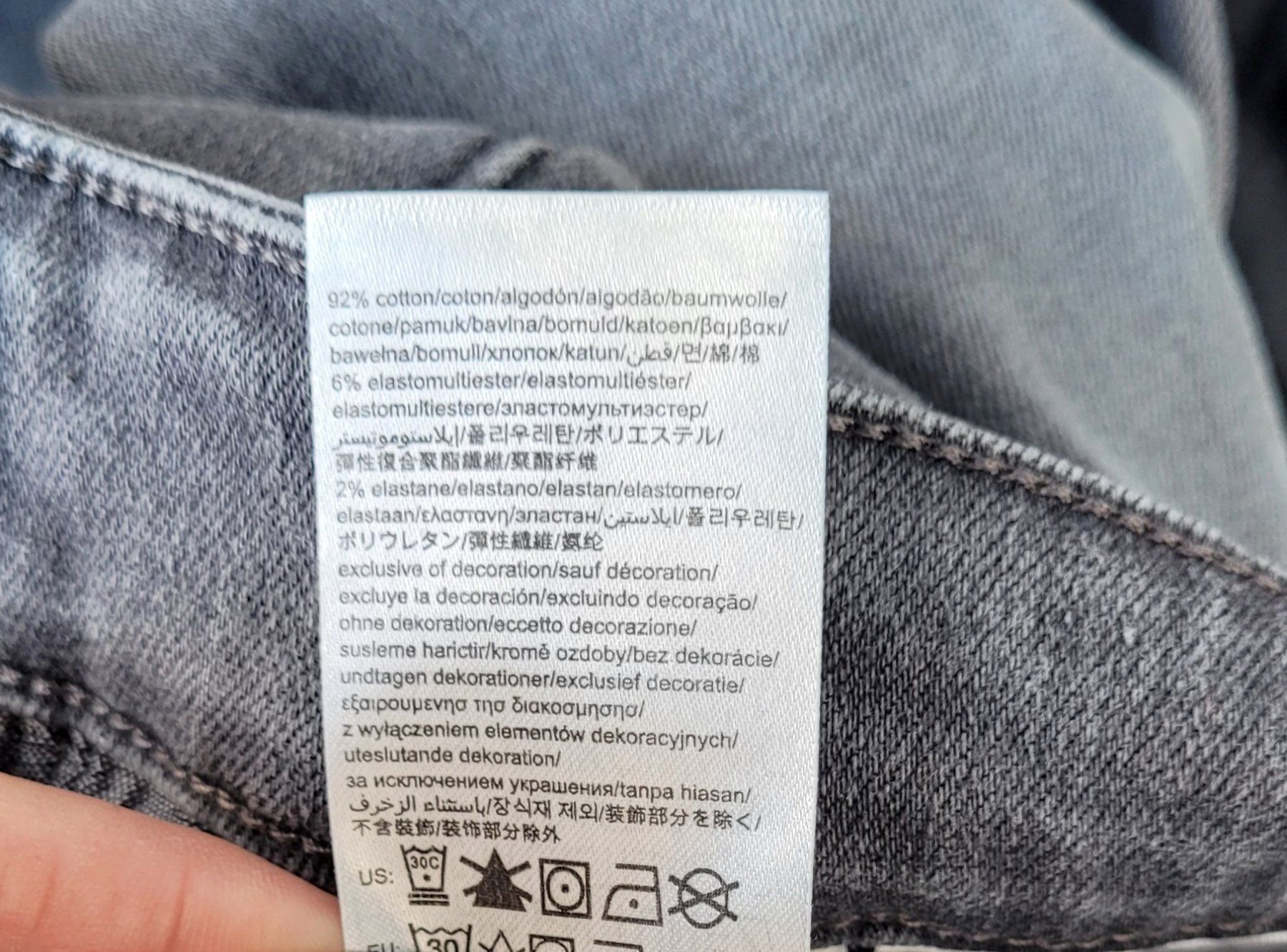 Tommy Hilfiger Kleiderpakete: Tommy Hilfiger Jeans + Jacke Gr. L Herr – Gebraucht aus Füllinsdorf von Sunnebliemli7 9
