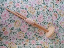 Holz- Hand-Spindel um zu spinnen
