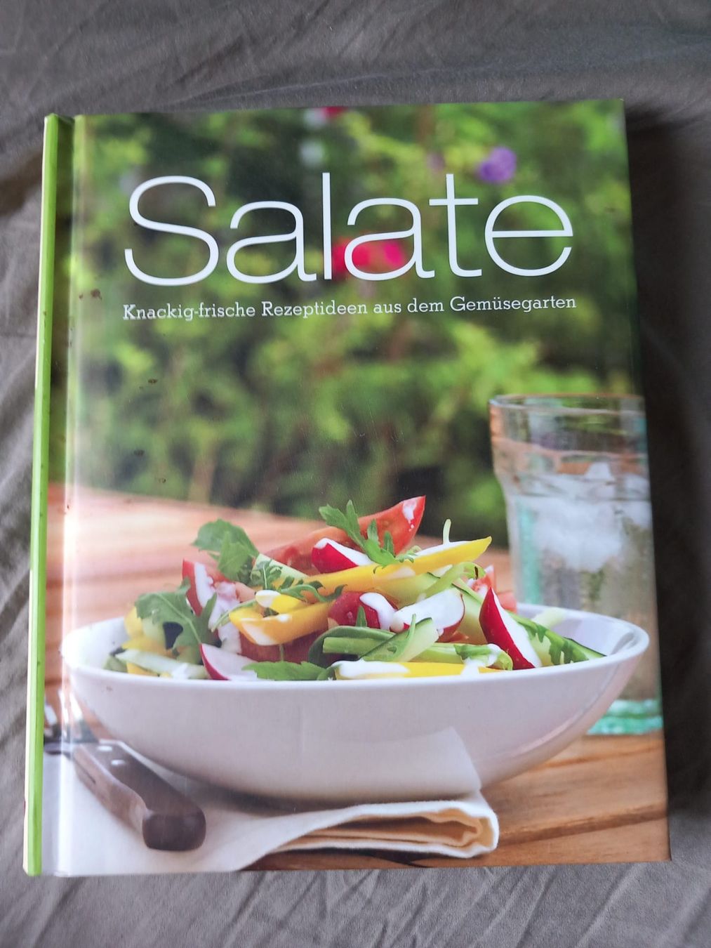 Libri: Kochbuch Salate – Usato da Zürich venduto da ann_6j7t