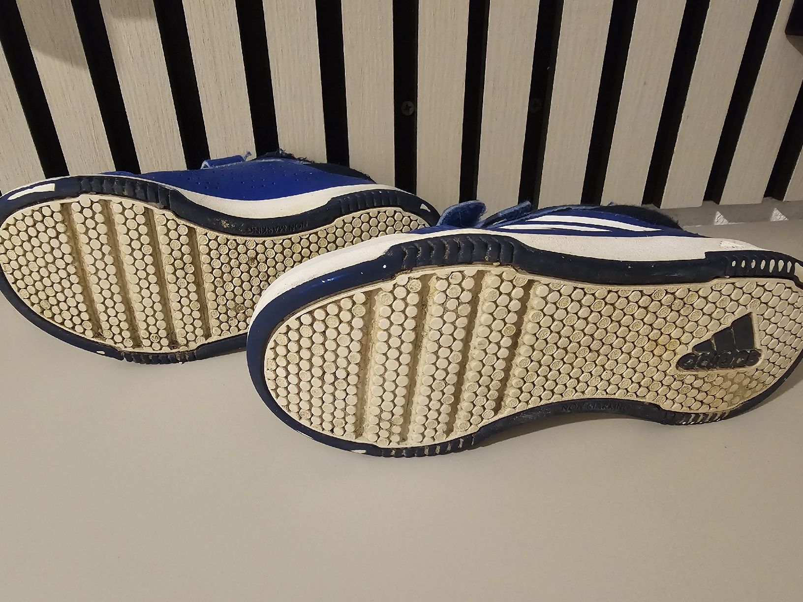 Adidas Scarpe per ragazzi: Adidas Schuhe in 29 – Usato da Buch am Irchel venduto da Potzblitz2 3