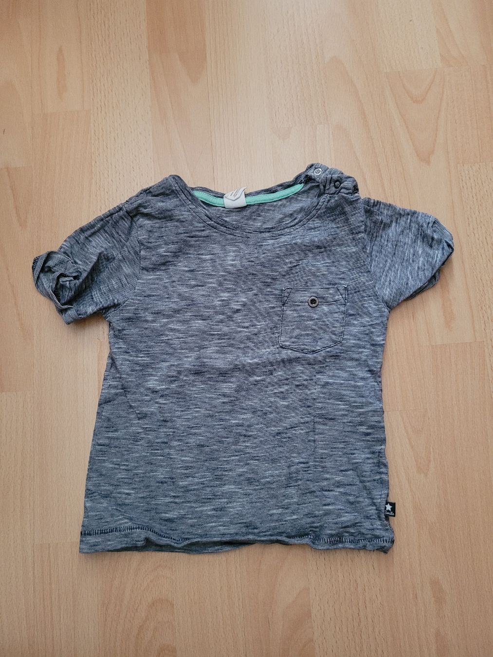 Camicie, Top & T-shirt: T-Shirt gr. 86 – Usato da Inwil venduto da Flower2325