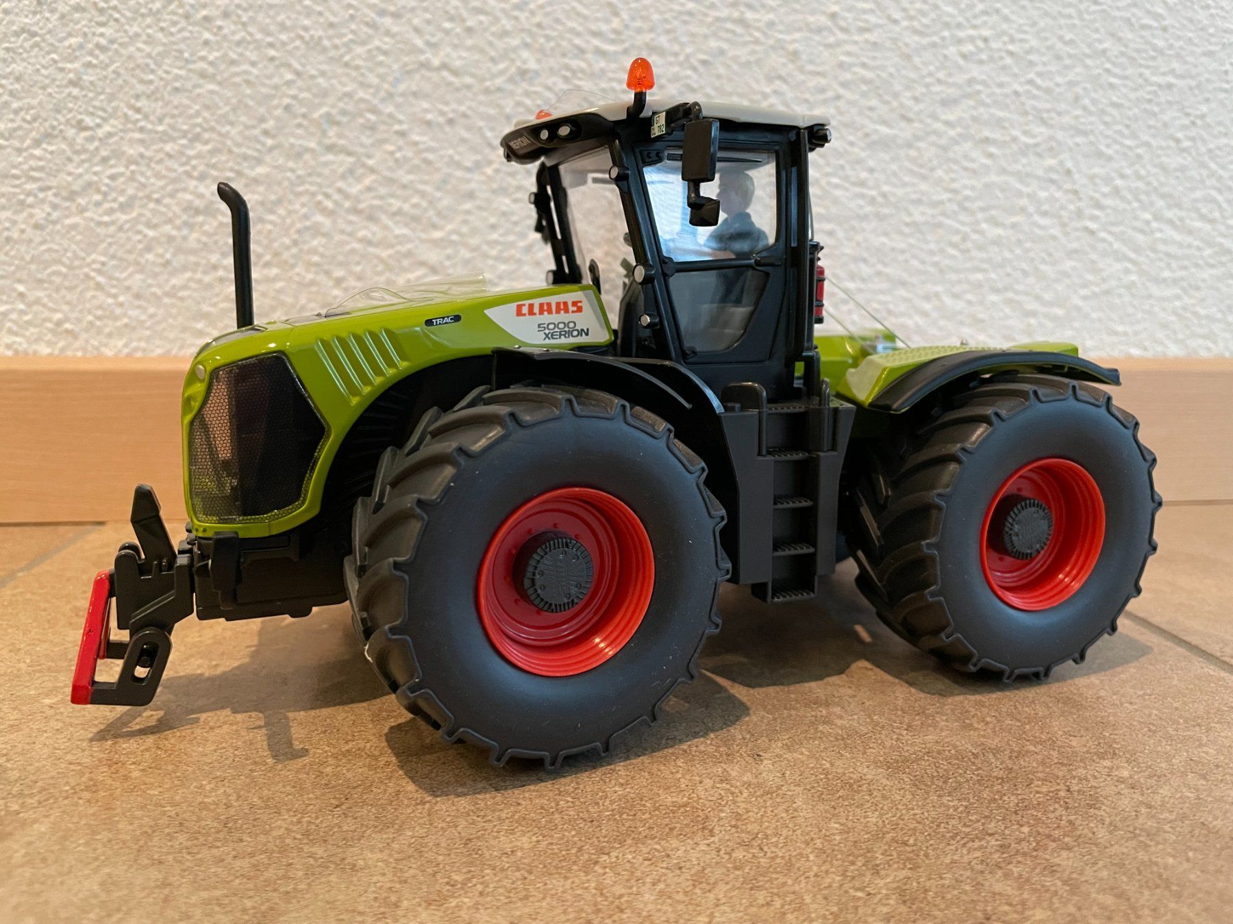 Claas Trattori: SIKU Claas Xerion 5000 – Nuovo e nell'imballaggio originale da Kreuzlingen venduto da Stefan1150