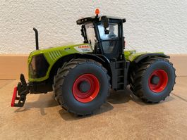 SIKU Claas Xerion 5000