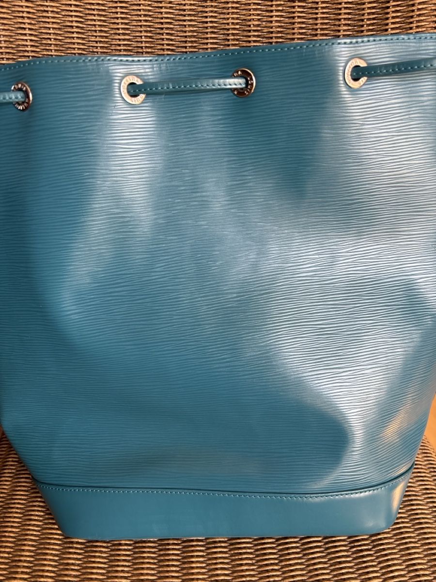 Louis Vuitton Borse da donna: Moderne Louis Vuitton Cyan Noe Beutel – Usato da Pratteln venduto da sab_whk9 8