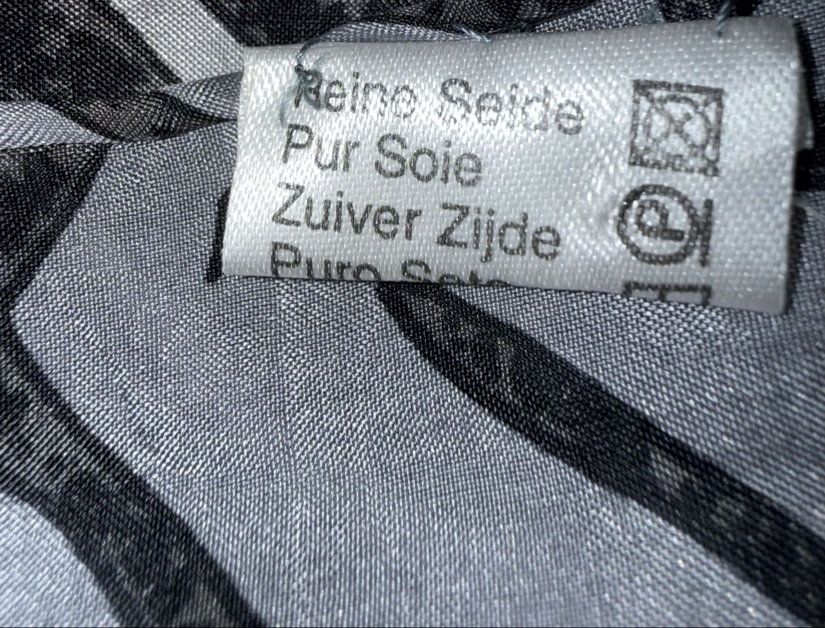 Ensoie Foulard & Sciarpe: Foulard en soie – Usato da Vésenaz venduto da NORA1325 3