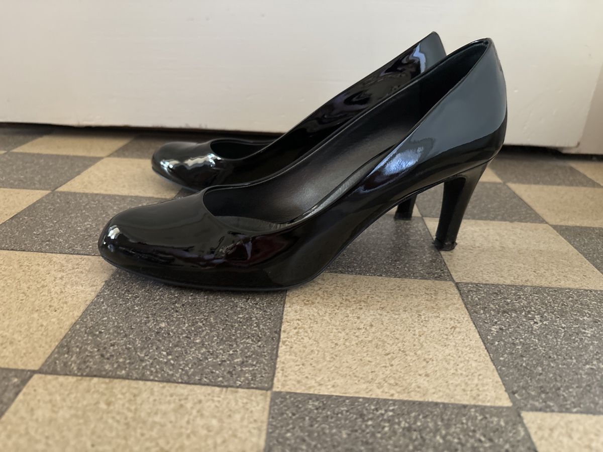 Navyboot Scarpe da donna: Navyboot Pumps Schwarz Lack – Usato da Basel venduto da FannySt