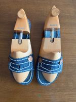 True Religion Sandalen