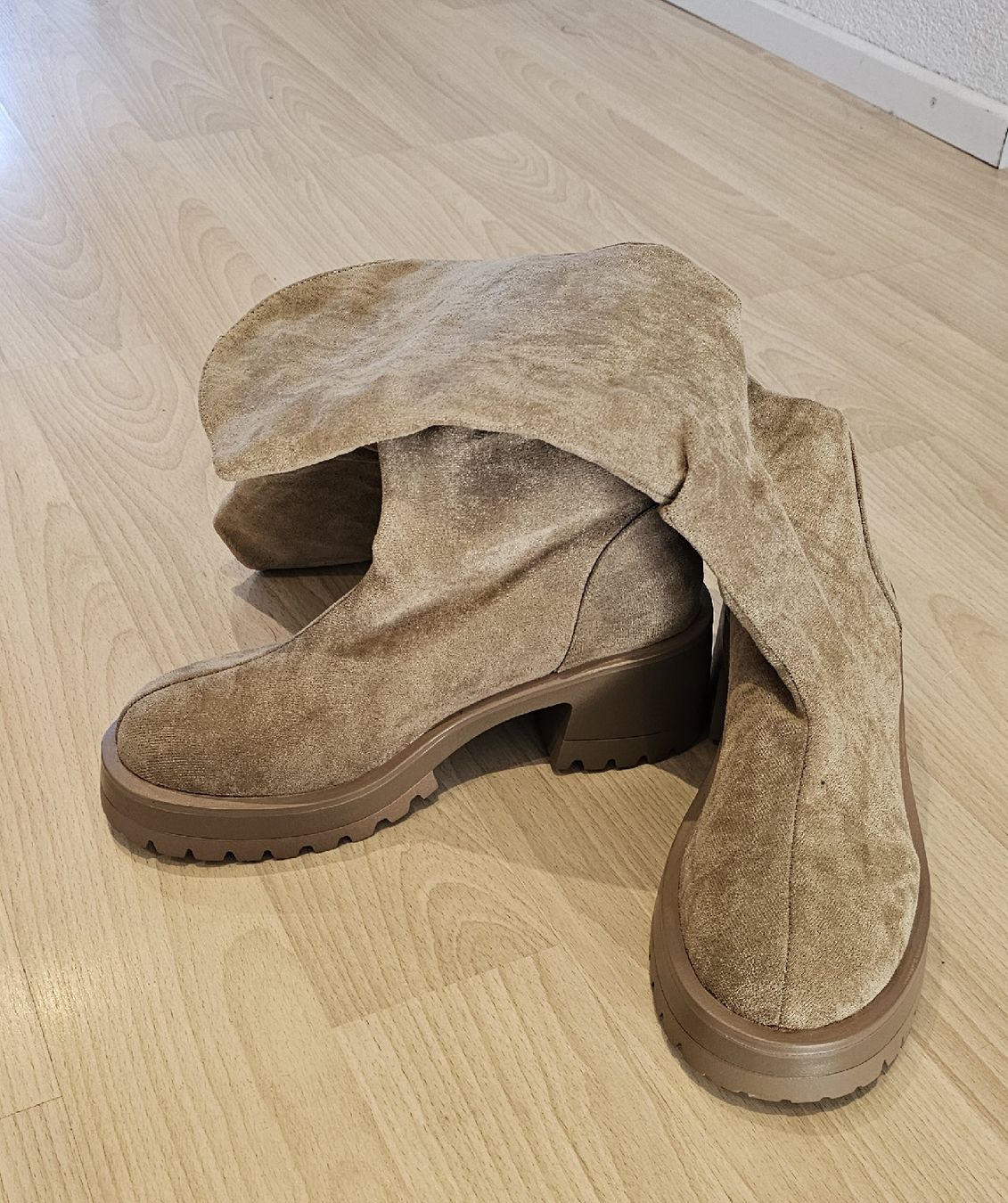 Damenschuhe: Schöne Herbst-Stiefel "NEU" – Neu (gemäss Beschreibung) aus Fehraltorf von Sumin 1