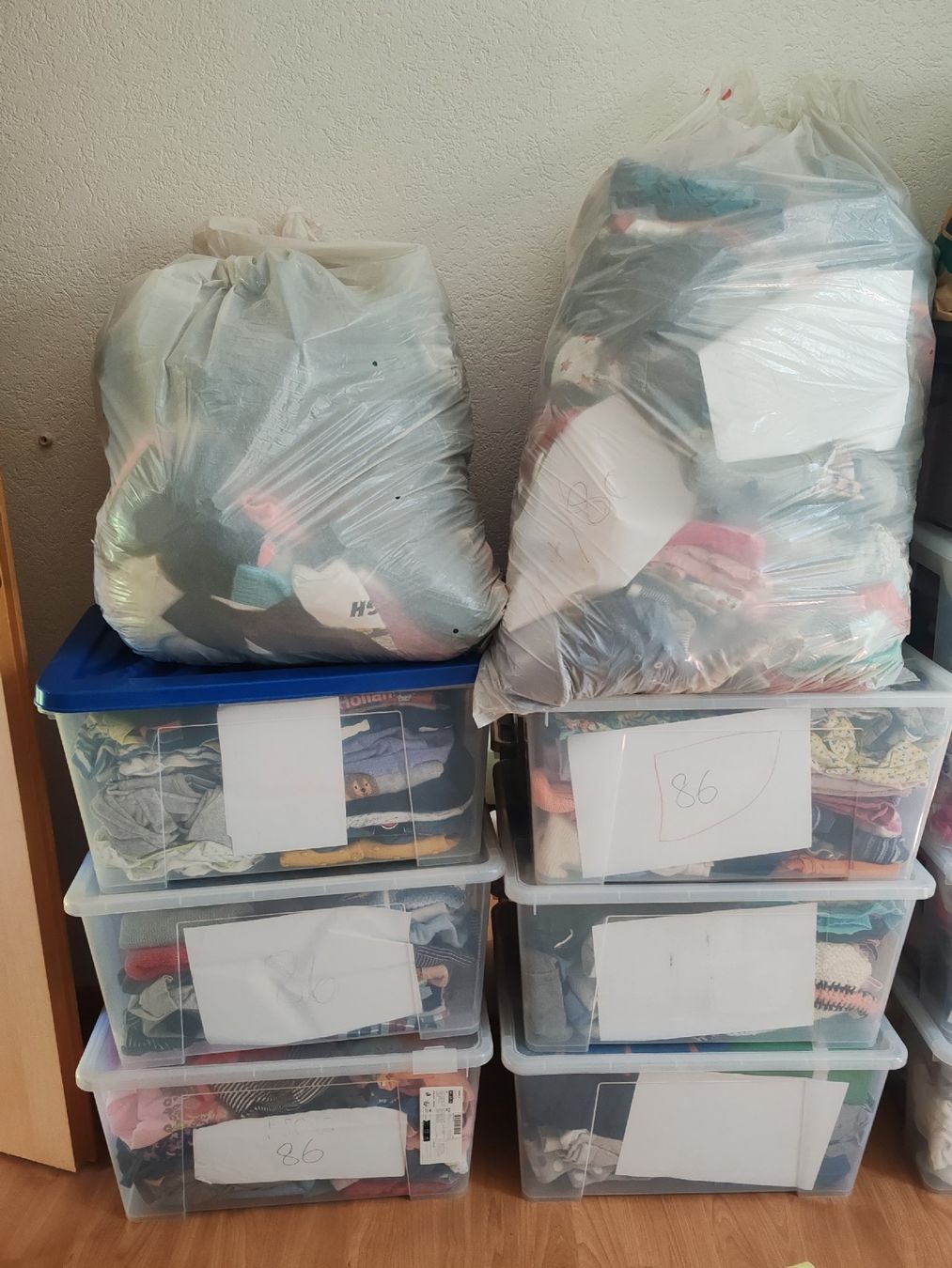 Lotti & Set di vestiti: Kinder Kleider 74-86 – Usato da Niederlenz venduto da beenella