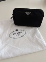 Neues Prada Necessaire