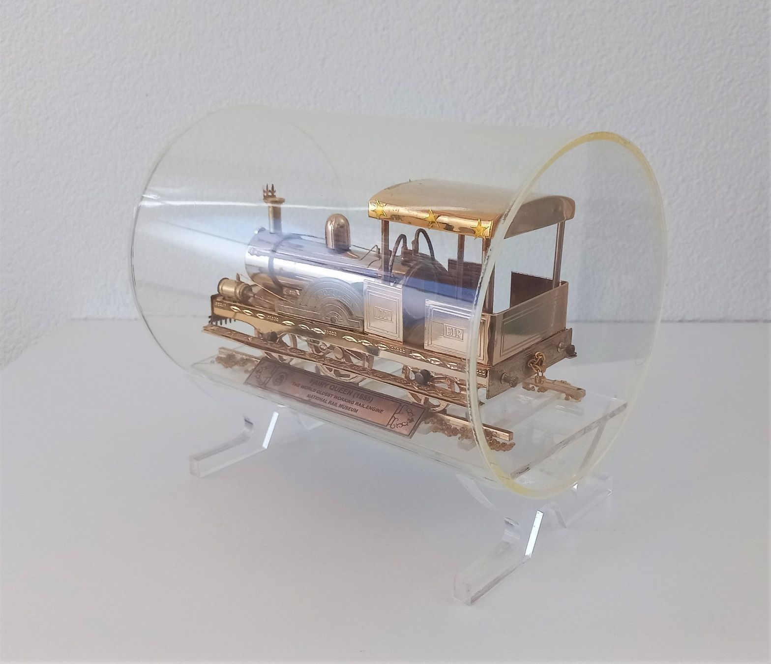 Kit di modellismo & Modellini statici: Fairy Queen Lokomotive Museumsmodell, Messing, Plexiglas – Usato da Bévilard venduto da Orscha