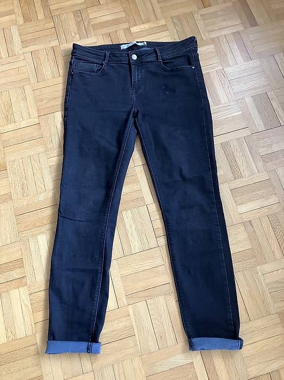 Jeans: Zara Jeans schwarz 40 (M) – Gebraucht aus Zürich von pas_y6lb