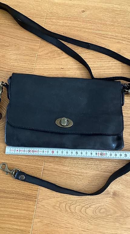 Borse da donna: Leder Umhängetasche | Clutch – Usato da Gümligen venduto da alessandra.ge 3