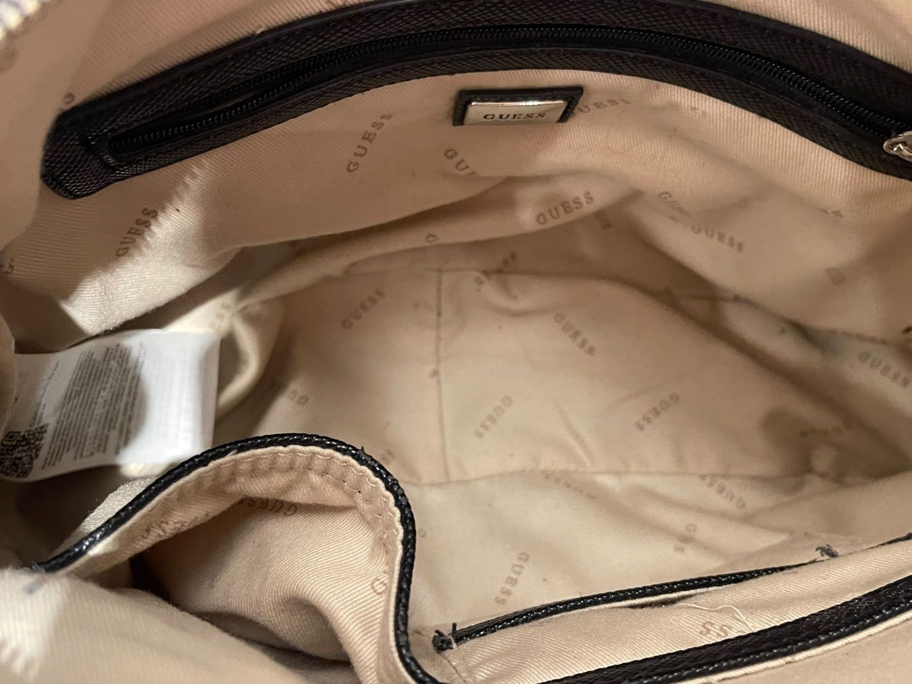 Guess Borse da donna: GUESS TASCHE SCHWARZ LUFTIG  LEICHT – Usato da LUZERN venduto da modeundlifestyle 4