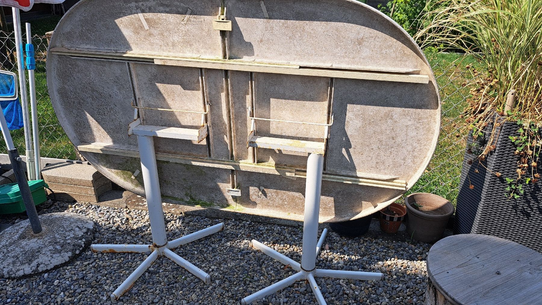 Tische: Schaffner Ch- Gartentisch Oval Weiss Klappbar Gebraucht – Gebraucht aus Muri AG von HalleTeam