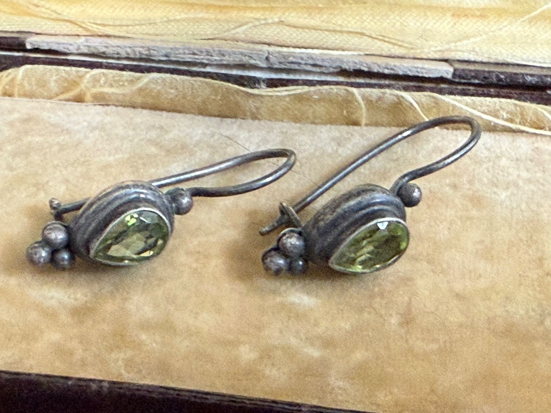 Ohrringe & -stecker: Silber Ohrringe mit Peridot 925 – Gebraucht aus Spiegel b. Bern von Rogger72 1
