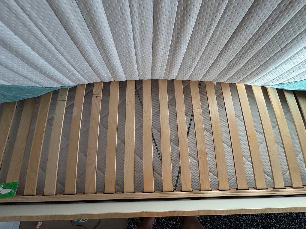 Ikea Letti: Ikea Bett Weiss 200x90 cm – Usato da Zürich venduto da rem_8v6m 1