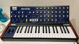 Roland Juno D7: (76 Tasten)