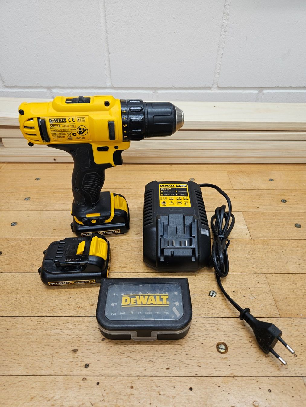 Dewalt Bohrmaschinen: Akku Bohrschrauber DeWALD – Gebraucht aus Lyss von MGuide 1