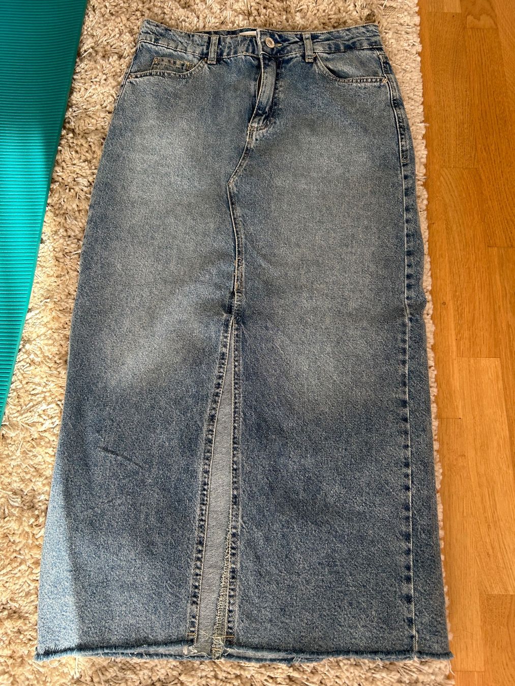 Bershka Gonne: Jeans maxi Rock – Usato da Feuerthalen venduto da Anna_Swift 1