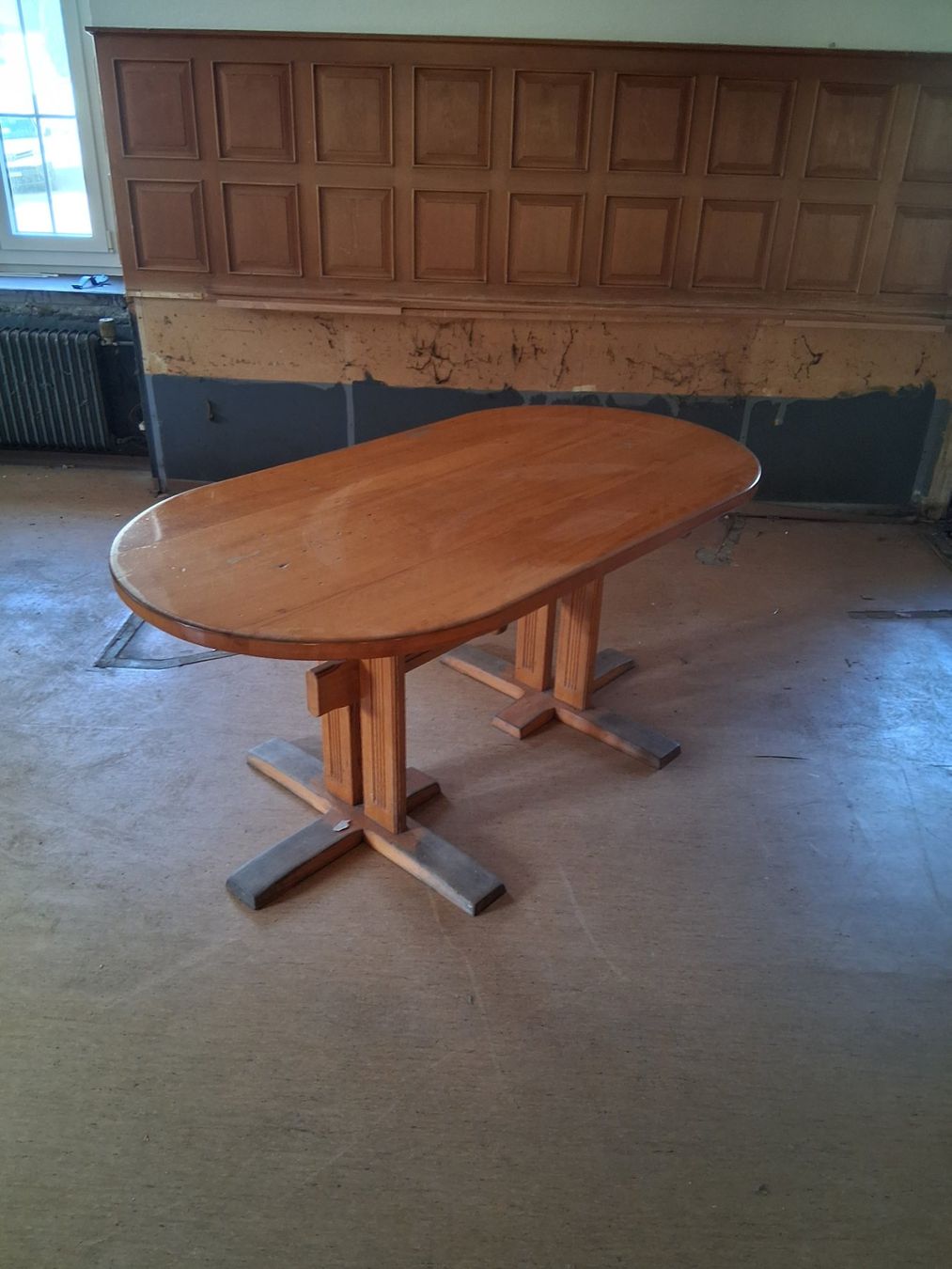 Tavoli: Massiver Esstisch, oval, aus Holz – Usato da Mels venduto da fre_kqy2