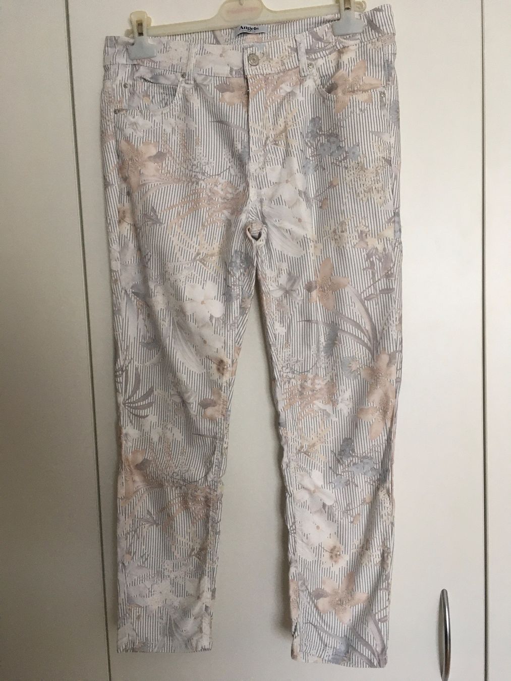 Angels Pantaloni: Angels - neue Sommerhose mit Blumenmuster – Nuovo (secondo la descrizione) da Geuensee venduto da Gagisi