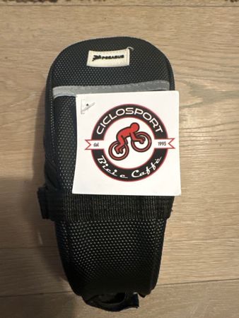 Satteltasche schwarz mit Reflektor NEU