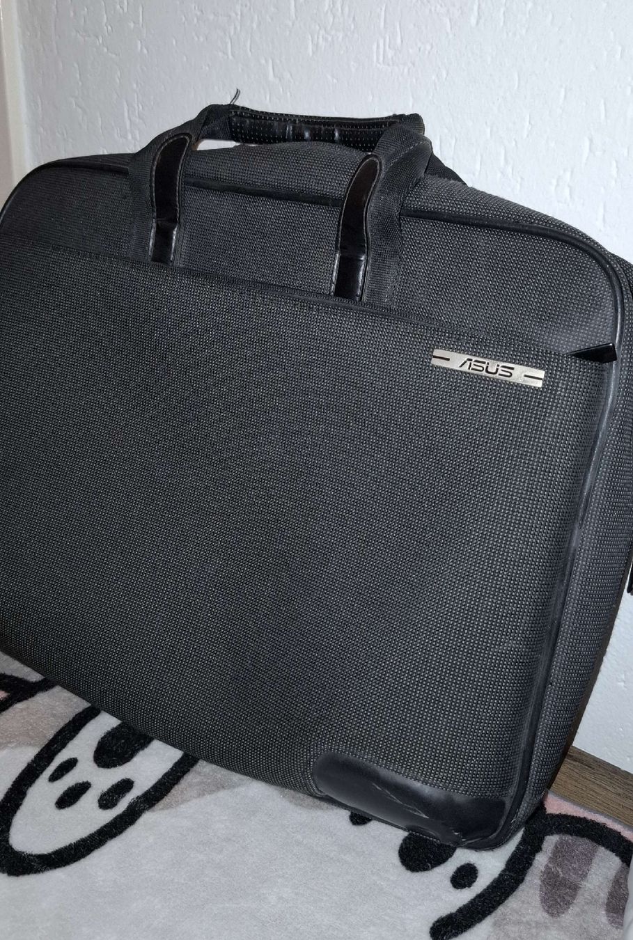 Asus Notebooks: Asus Laptoptasche – Gebraucht aus Dietikon von Miakitty