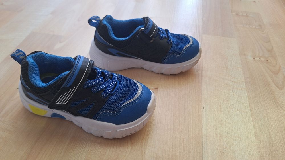 Scarpe per ragazzi: Blaue Kinderschuhe, Grösse 24 – Usato da Thun venduto da man_fg9v 1